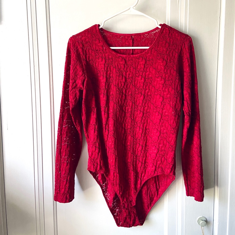 Vintage Lace Bodysuit - Perfect for V-Day! ♥️